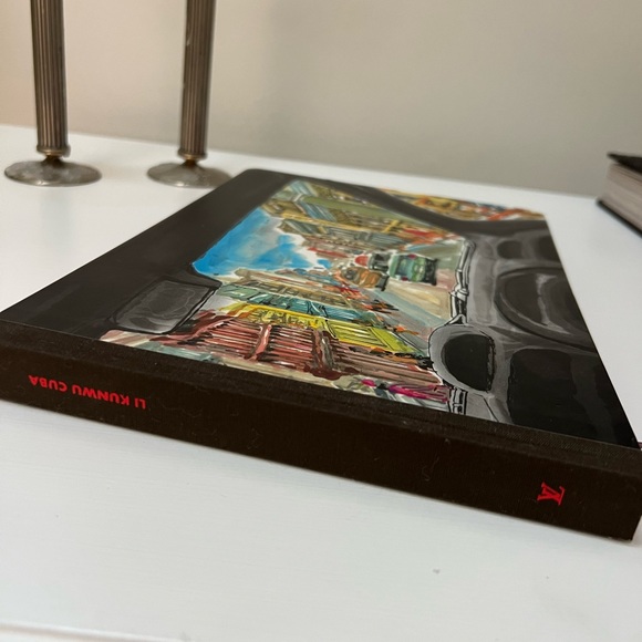 Louis Vuitton Book - Picture 6 of 6